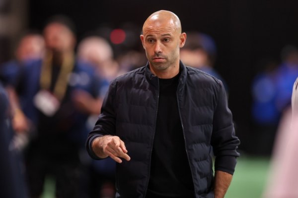 苏亚雷斯被禁赛！马斯切拉诺：领受判罚，但但愿扫数球队一视同仁